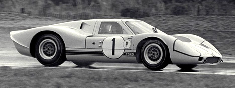 Ford GT40 выигрывал <nobr>24-часовую</nobr> гонку в <nobr>Ле-Мане</nobr> 4 раза, прервав гегемонию болидов Ferrari.