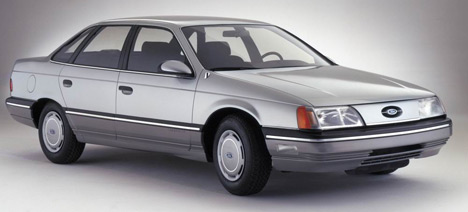 Комфортный и экономичный Ford Taurus был признан «автомобилем года» в США и стал бестселлером.